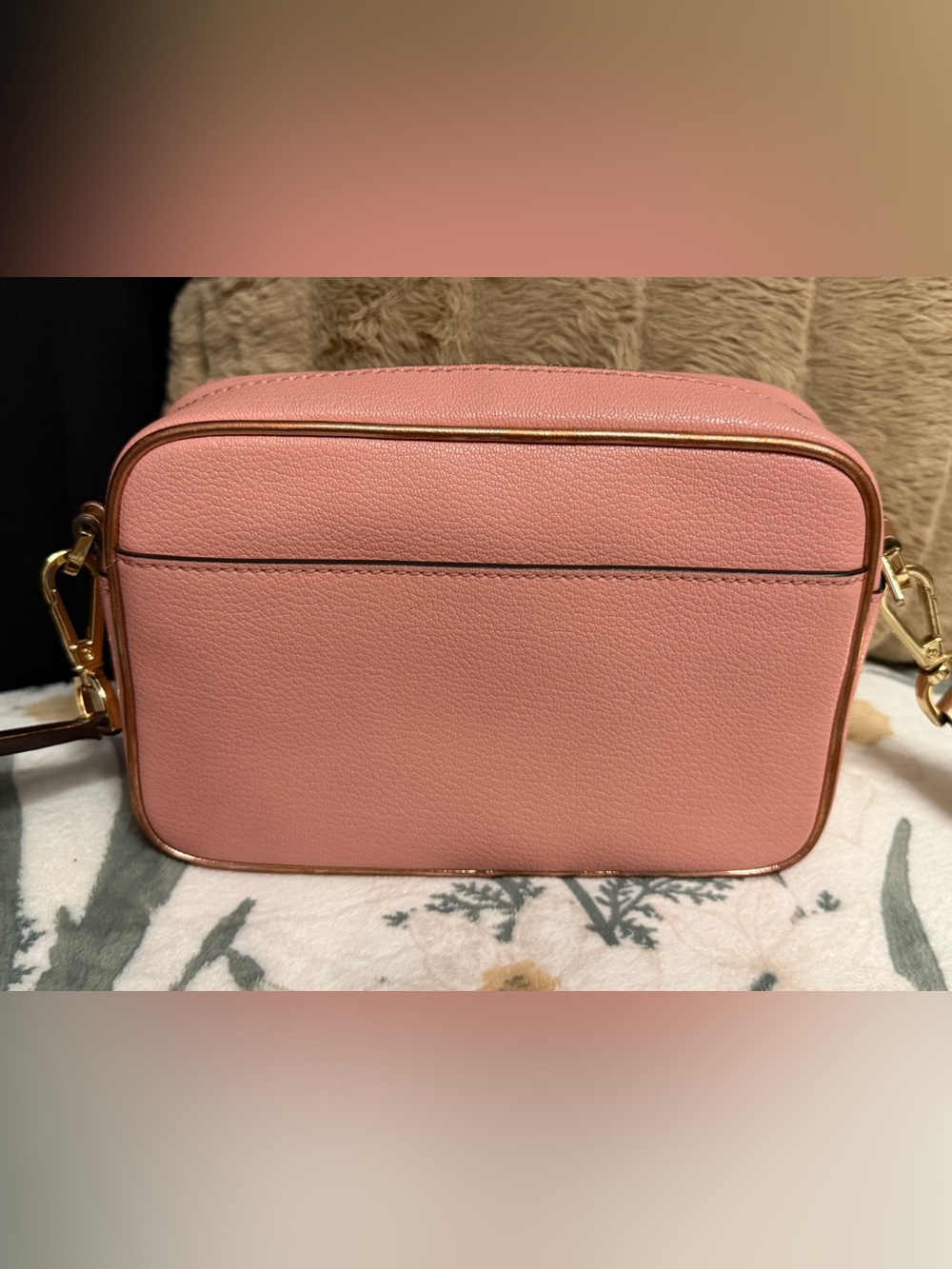 MICHAEL KORS Pink Pebbled Leather Camera Crossbody Bag with Logo Strap - Picture 2 of 5